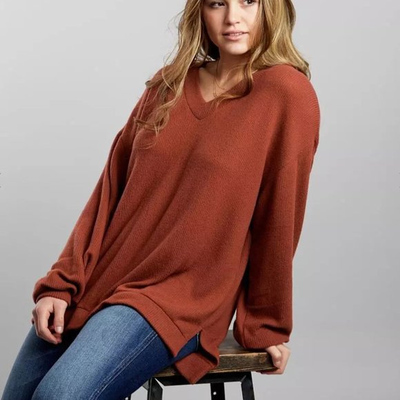 BKE Sweaters - 💖HP💖 BKE Oversized High Low Hem Pullover